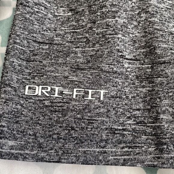 NWOT! Nike Swim Heather Gray UPF 40+ Dri-Fit Long Sleeve Shirt - Youth M - Picture 5 of 6